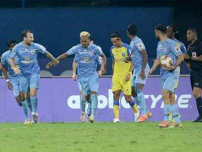 ISL: Blasters implode yet again, lose 1-2 to Mumbai
