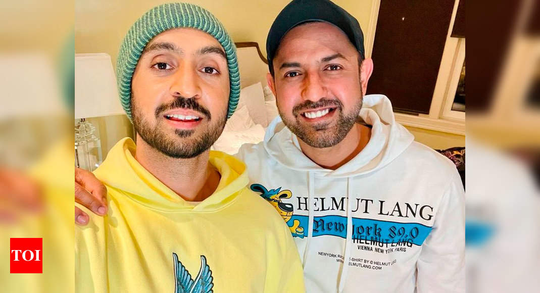 THIS All Smiles Picture Of Gippy Grewal And Diljit Dosanjh Is An Early