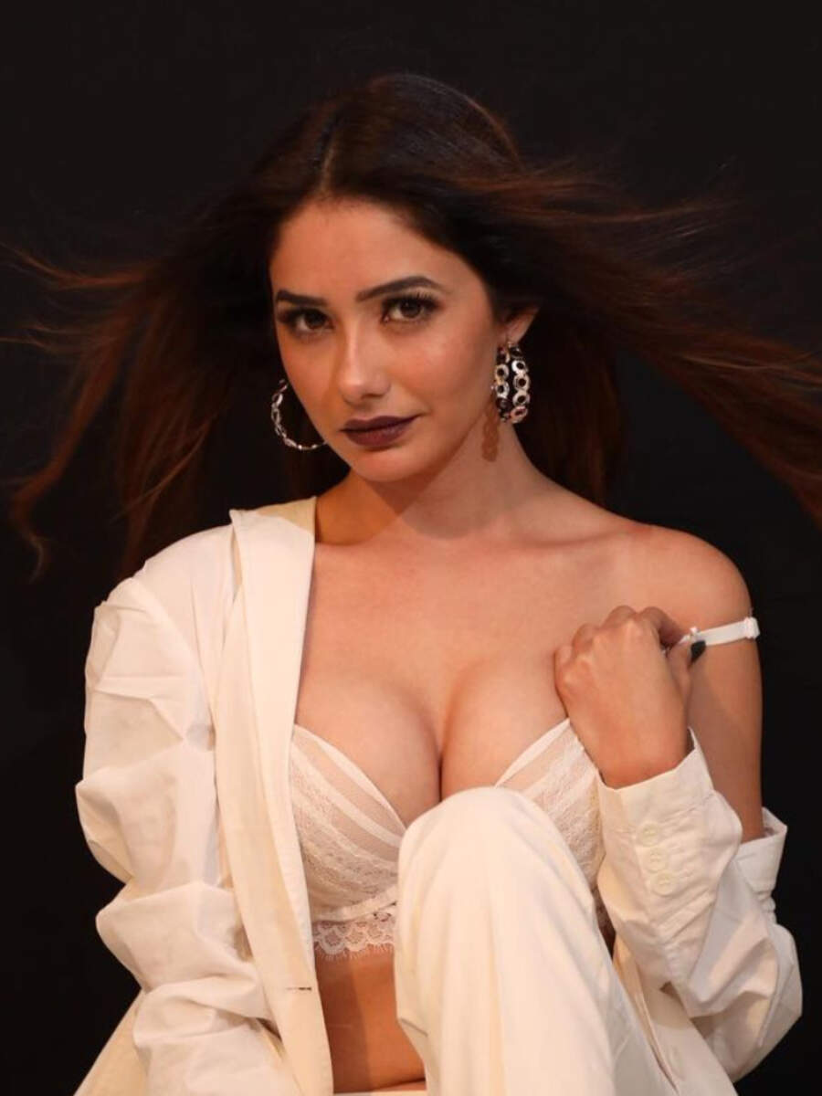 Leena jumani sexy