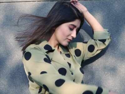 Pic: Deeksha Joshi leaves everyone awe-struck with her moves on 'Bawri'