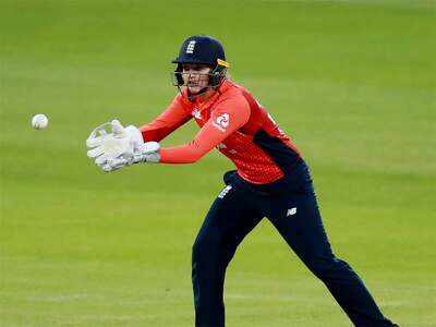 Former England women's stumper Sarah Taylor takes up Sussex coaching role