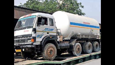 Lucknow: Oxygen Express chugs off from Charbagh, shortage to end