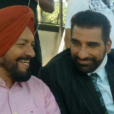 Veteran actor Sardar Sohi to get second vaccine shot soon