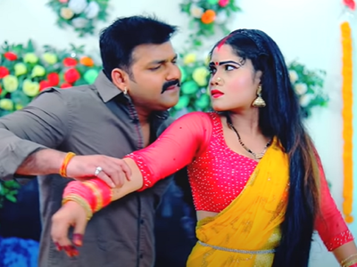 Pawan Singh's new romantic song 'Single Palangiya' is out!