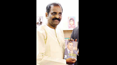 Tamil Nadu: Vairamuthu says he is ‘returning’ ONV award