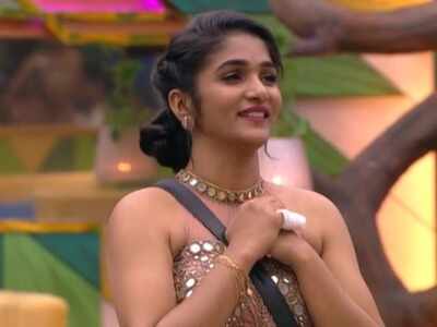 Bigg Boss Kannada 8: Divya Uruduga receives Sudeep's applause
