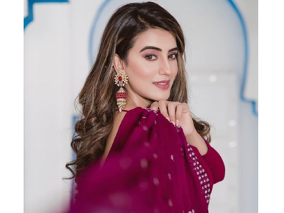 'Paani Paani' to 'Sona Kitna Sona Hai': 5 times Akshara Singh grooved to Bollywood songs