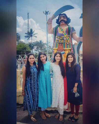Mokshitha Pai seeks the blessings of Chamundeswhari