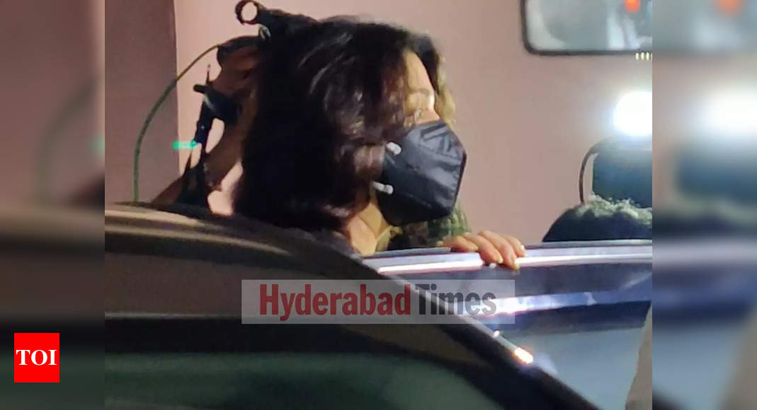 Tollywood Drugs Case Charmme Kaur Arrives At The Ed Office In