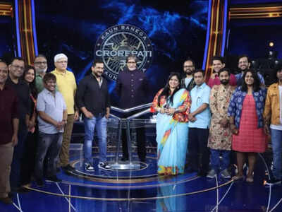 Team Maharashtrachi Hasya Jatra meets Amitabh Bachchan on the set of Kaun Banega Crorepati; see pics