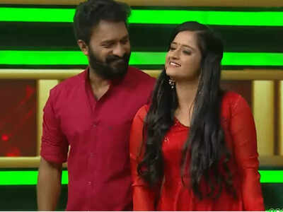 Super 4 Junior: Rajisha Vijayan grooves to Sreenivasan's iconic song from Udayananu Tharam
