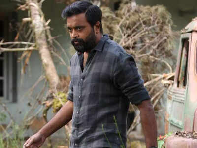 Sasikumar plans to direct the controversial 'Kutra Parambarai'