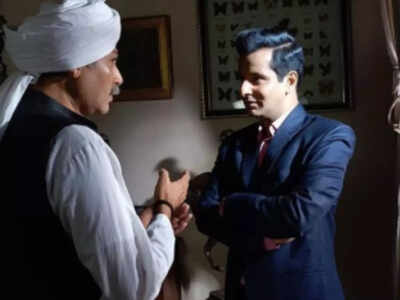 Ojas Rawal shares a picture with actor Nisarg Trivedi from the set of 'Hoon Tari Heer'