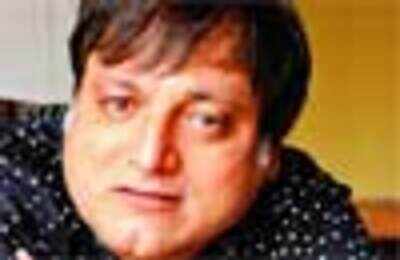 I want to direct a Gujarati film: Manoj Joshi