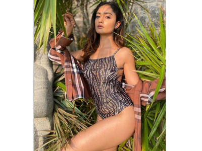 Tridha Choudhury shows her perfect curves in a stylish monokini