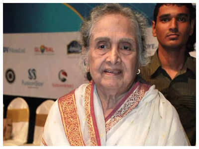 Planet Marathi Filmfare Awards 2021: Veteran actress Sulochana Latkar honoured with 'Lifetime Achievement Award'