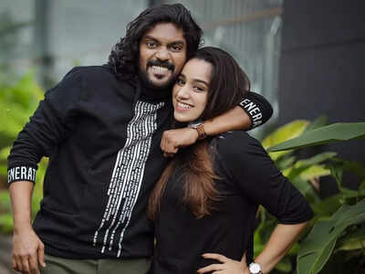 Super 4 judge Vidhu Prathap's reply to wife Deepthi's wish to pet an elephant is hilarious