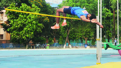 Sumit sets 200m meet record