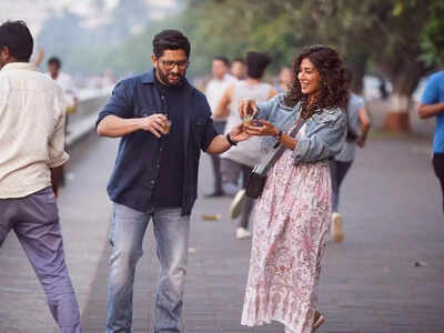 Director Nupur Asthana offers a sip of 'Cutting Chai' in 'Modern Love: Mumbai'