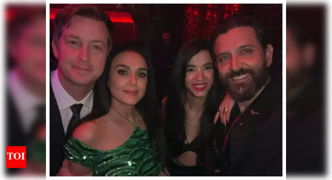 Preity Zinta Strikes A Pose With Rumoured Lovebirds Hrithik Roshan And