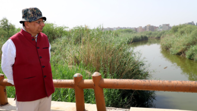Delhi LG visits Yamuna Biodiversity Park, interacts with DU students on World Environment Day