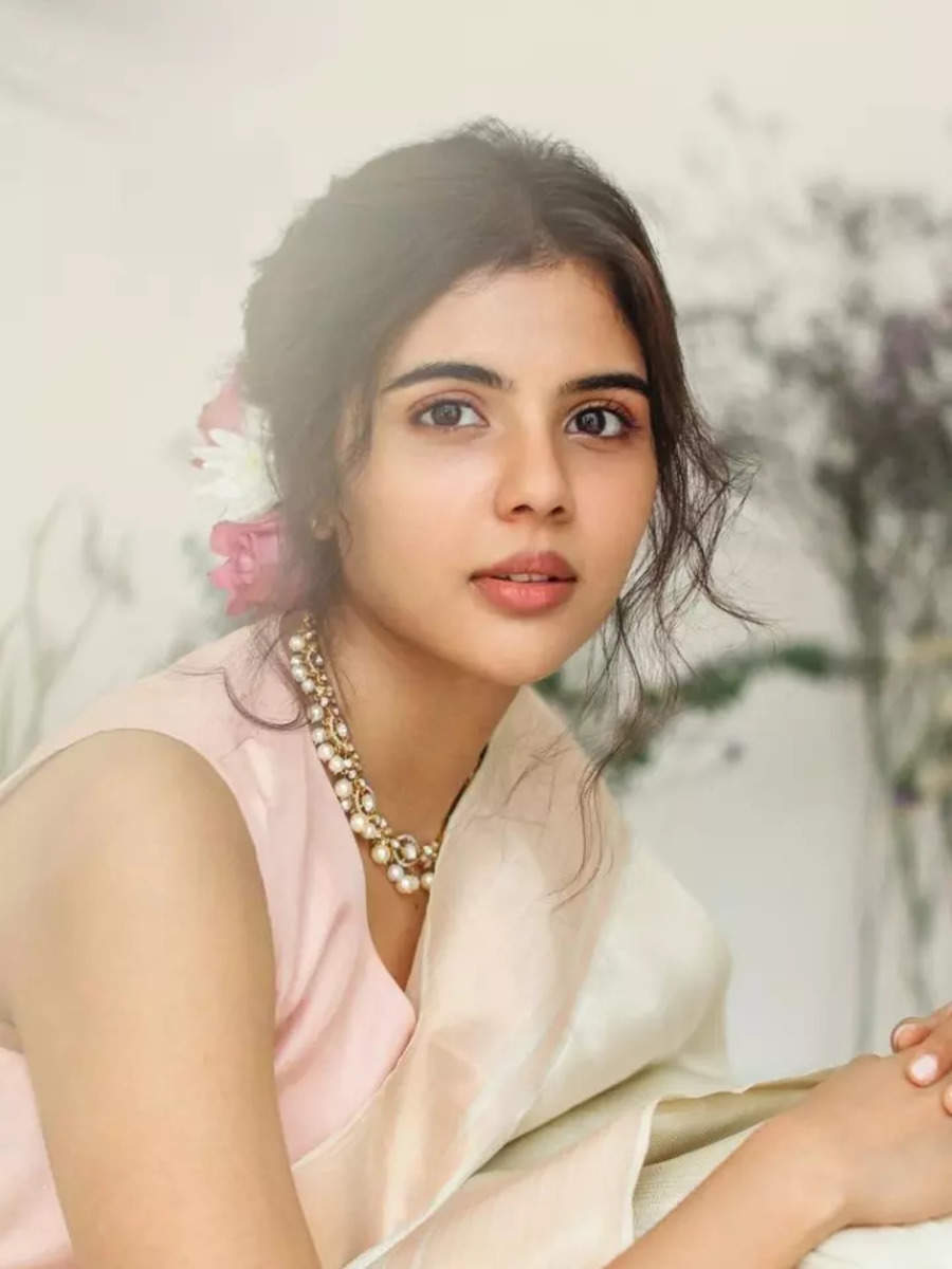 Kalyani Priyadarshan S Stunning Minimal Makeup Looks Times Of India