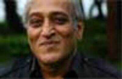 Theatrical dilemma for Dr Mohan Agashe