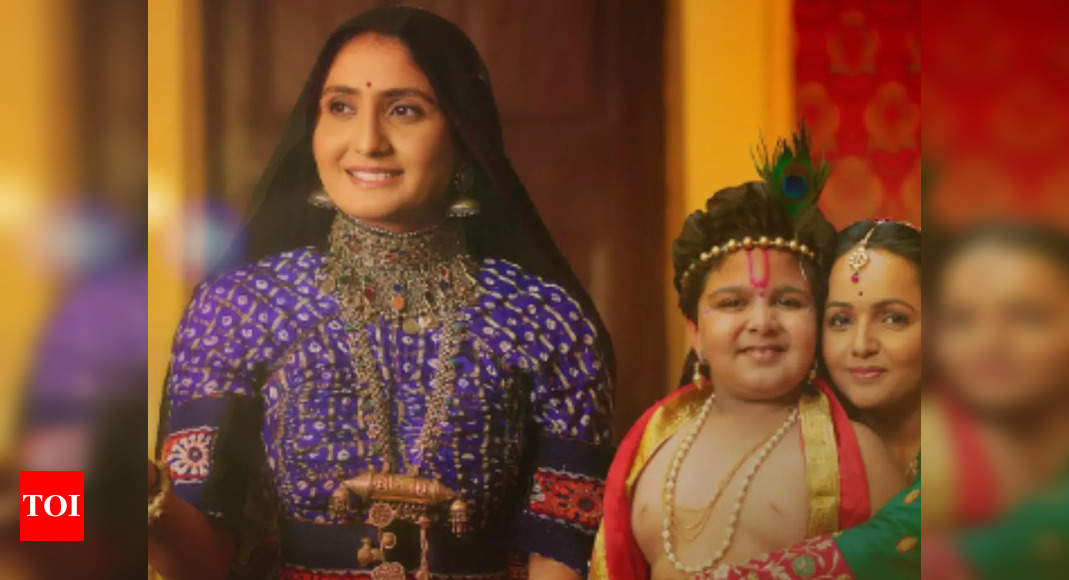 Geeta Rabari Croons For Janmashtami Special Track Krishna Hatilo