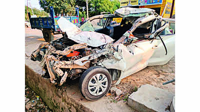Two killed in accident on Ganga canal road, 2 injured