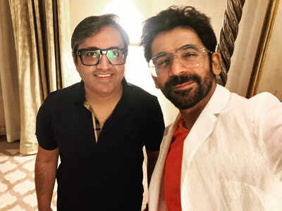 Ashneer Grover shares a selfie with Sunil Grover; writes ‘2 of the most entertaining ‘Grovers’ ever on TV’