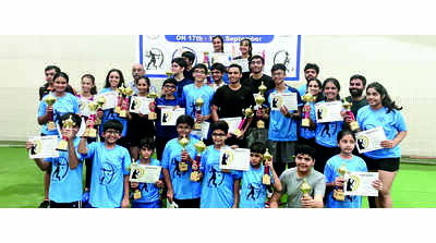 Defending champions extend dominance in state squash meet