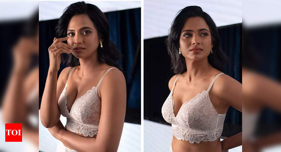 Bigg Boss Fame Ramya Pandian Stuns With Her Latest Photoshoot See Pics Times Of India