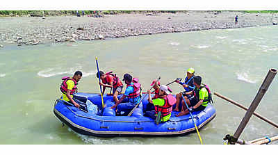Mal river flash flood sweeps away 8 during immersion