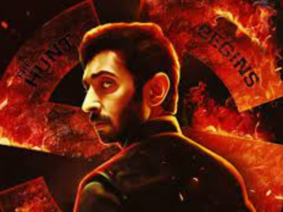 Vasanth Ravi's first look poster from 'Weapon' is out!