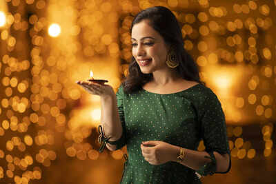 Happy Choti Diwali 2024: Images, Wishes, Messages, Greetings, Quotes, Rangoli Designs, Photos, WhatsApp and Facebook Status