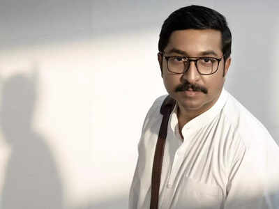 ‘Mukundan Unni Associates’ Twitter review: Netizens call Vineeth Sreenivasan’s dark comedy a ‘decent watch’