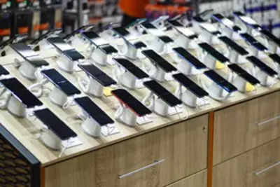 Indian Smartphone Shipments Declined Claims Report Times Of India