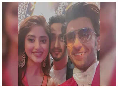 Pakistani actress Sajal Ali mingles with Janhvi Kapoor, Ranveer Singh and others; talks about making a home in India