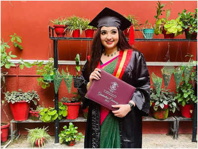 Malavika Nair shares happy pictures from her graduation day