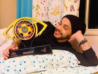 Bigg Boss Marathi 4 winner Akshay Kelkar pens a gratitude note to fans after a week of his victory