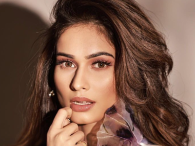 EXCLUSIVE: Anupamaa fame Aneri Vajani looks forward to a working birthday; says “ My parents and family friends will come on set”