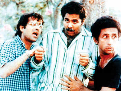 Actor Satish Shah reveals that director Kundan Shah made every actor pay for the premiere tickets of 'Jaane Bhi Do Yaaro'
