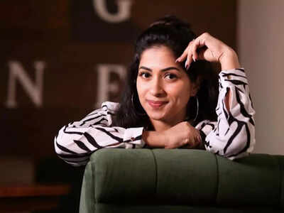 Tamil serial actress Dheepthi Kapil announces her exit from TV show ‘Maari’