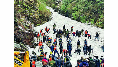 Seven tourists killed after massive avalanche hits Nathu La in Sikkim