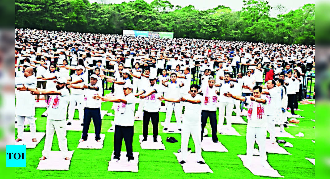 Sonowal Tripura Cm Arunachal Dy Cm Attend Yoga Mahotsav In Dibrugarh