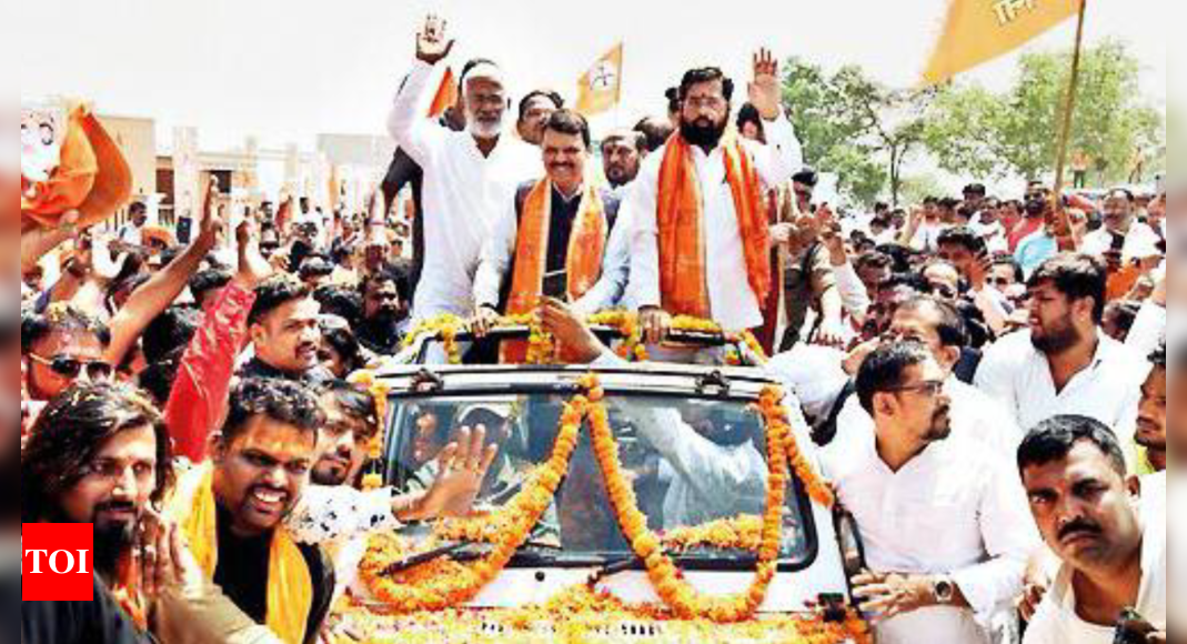 Eknath Shinde Maharashtra CM Eknath Shinde Takes Out Roadshow Offers