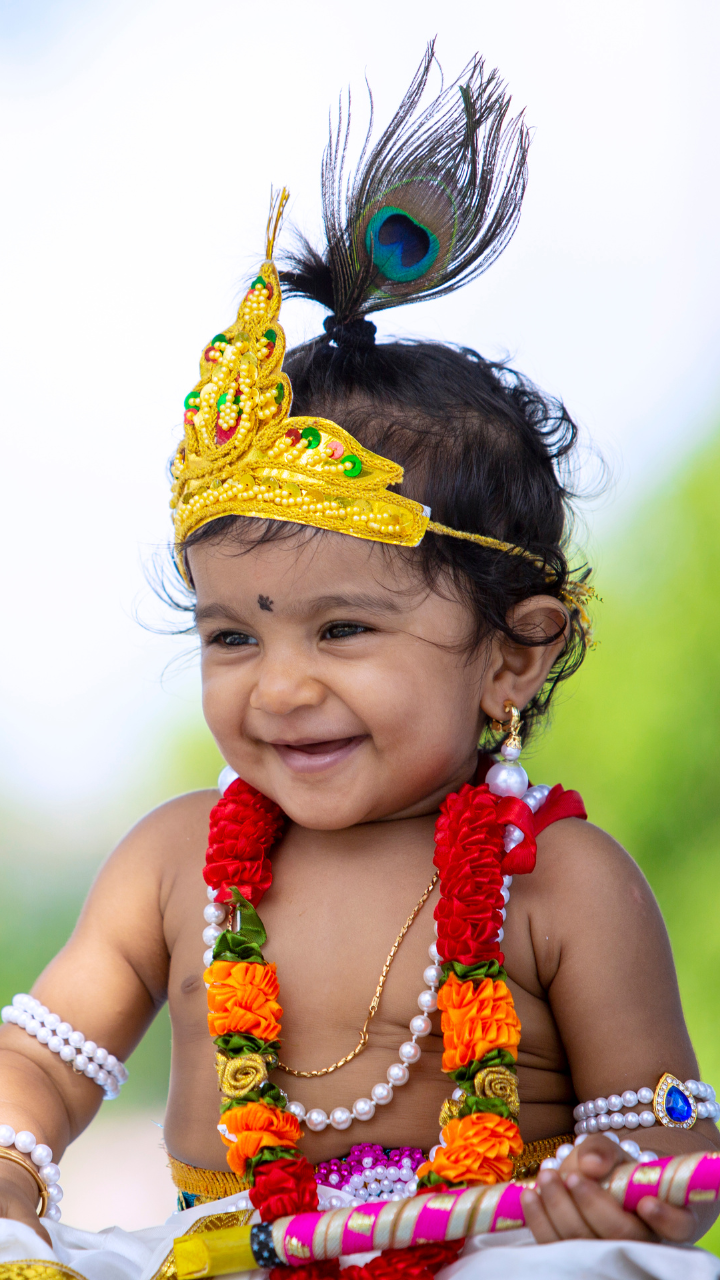 Lord Krishna names for baby boy with meanings | Times of India