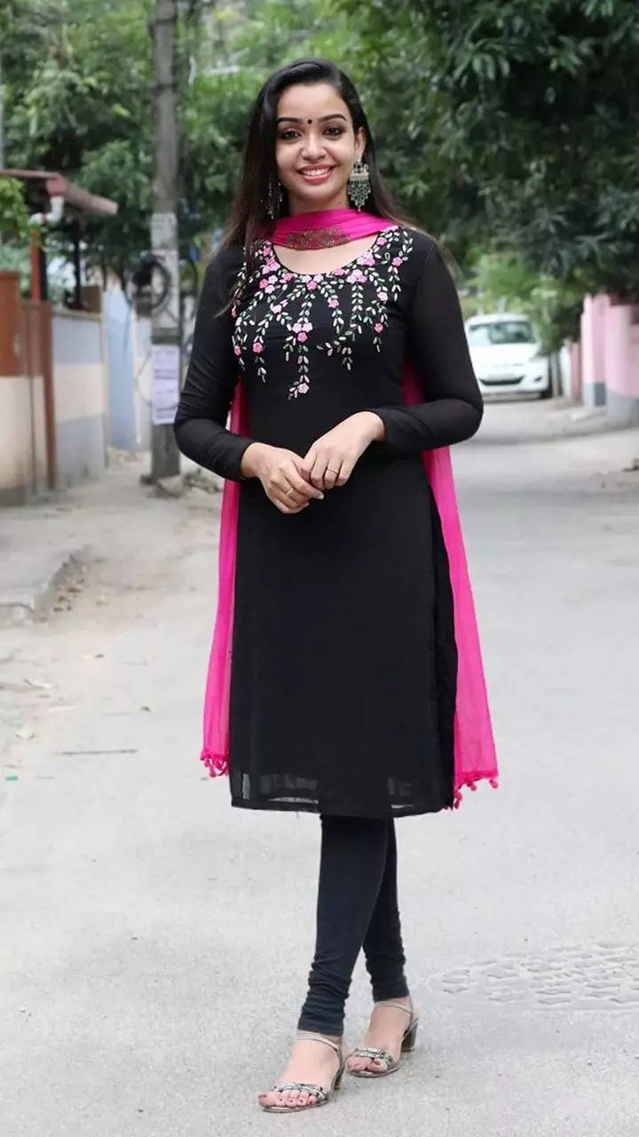 Kurtis - Buy Kurti For Women & Girls Online in India