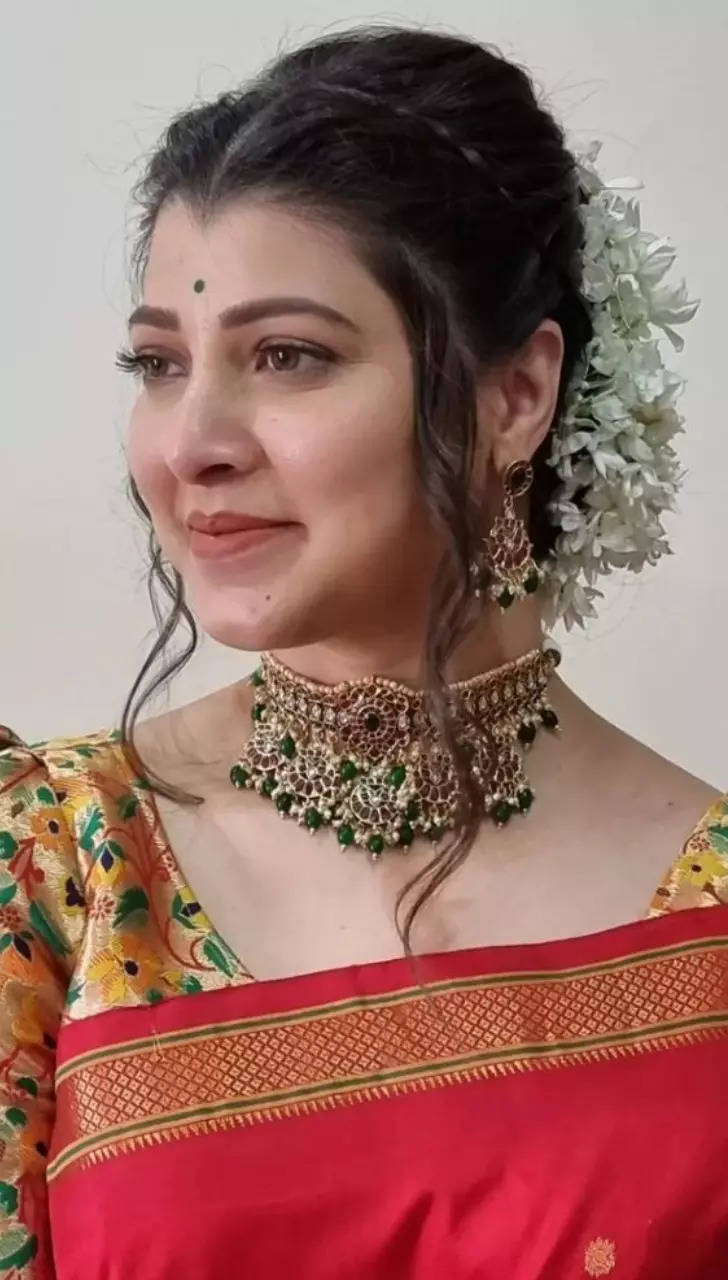 Maharashtrian Traditional Bridal Makeup/Nauvari Saree Look/Makeup Artist  Amit Mehrani #marathibride - YouTube
