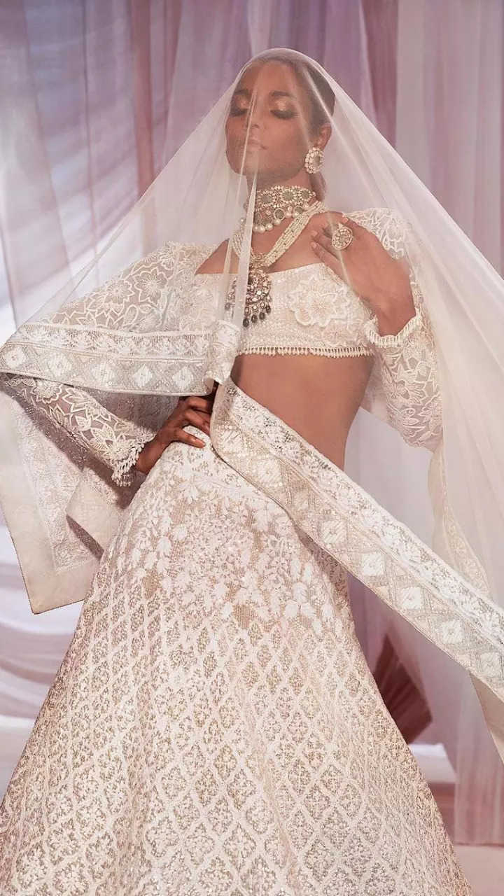 Some details make all the difference. I distinctly remember discussing the  lehenga design with @parineetichopra 💕,who mentioned adding her … |  Instagram